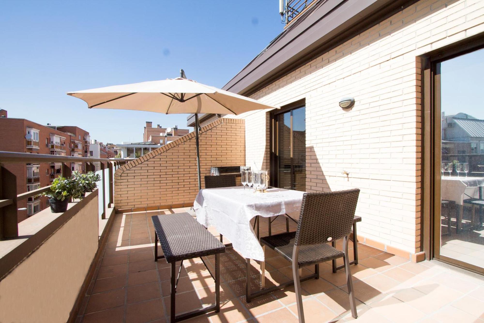 Apartamentos Adelfas Madrid Luaran gambar