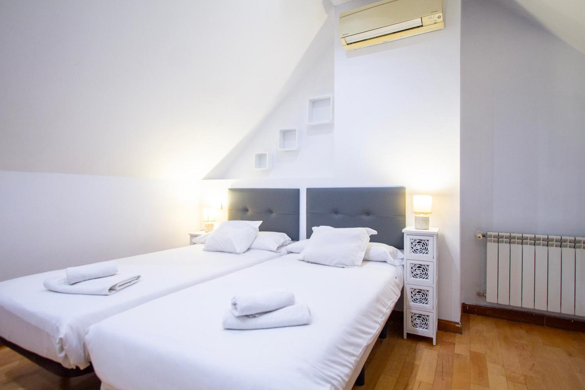 Apartamentos Adelfas Madrid Luaran gambar