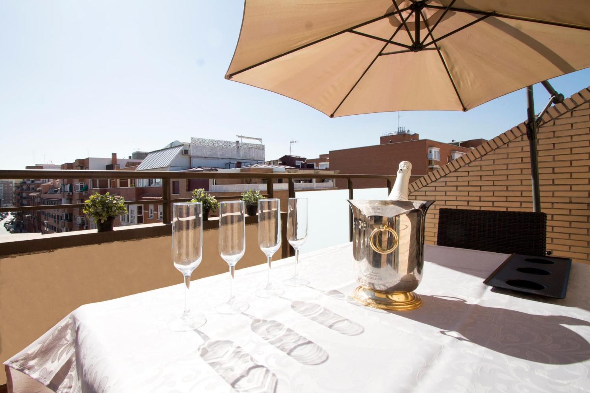 Apartamentos Adelfas Madrid Luaran gambar
